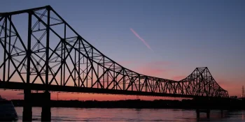 Martin Luther King Bridge connecting Missouri and Illinois