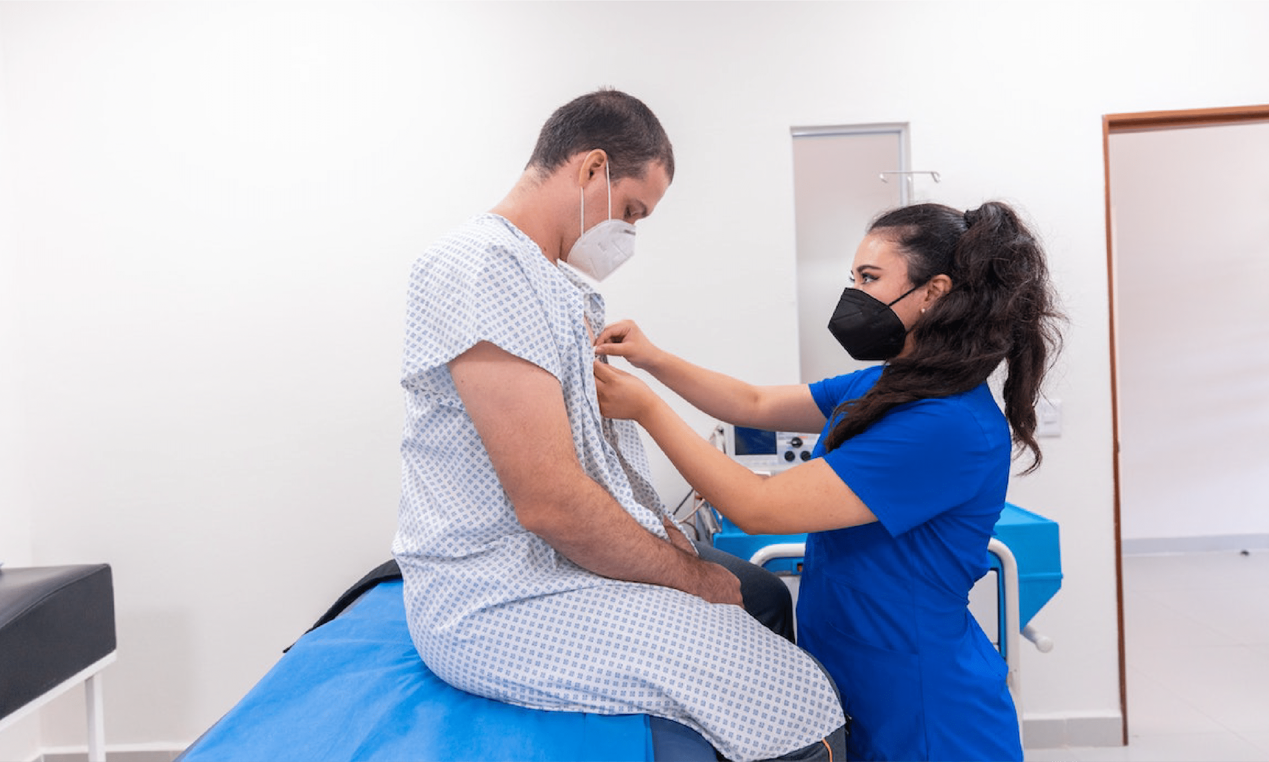 Man seeing his doctor after a car accident