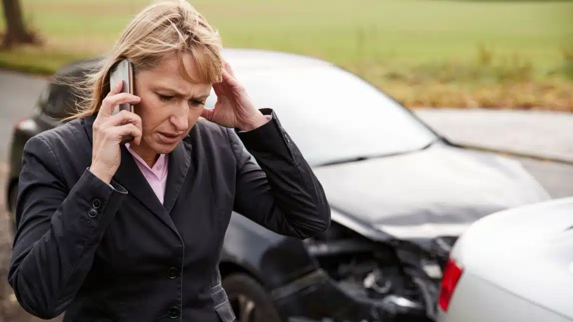 car accident victim calling lawyer